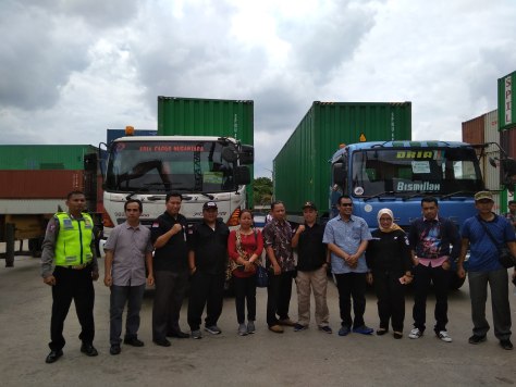 BAWASLU KABUPATEN SINTANG MENGAWAL KEDATANGAN LOGISTIK SURAT SUARA