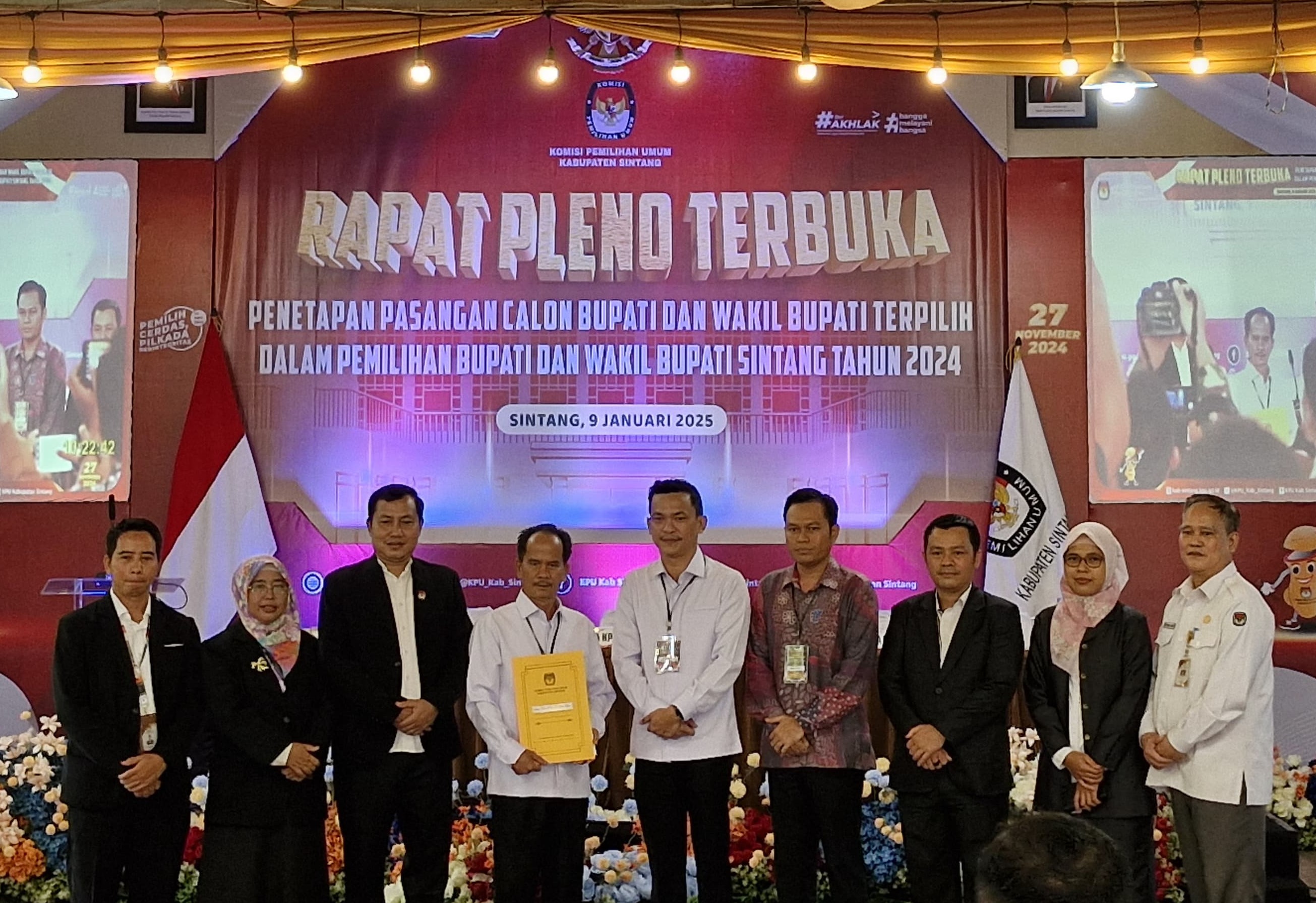 Bawaslu Sintang Awasi Secara Langsung Pleno Penetapan Pasangan Calon Bupati-Wakil Bupati Terpilih