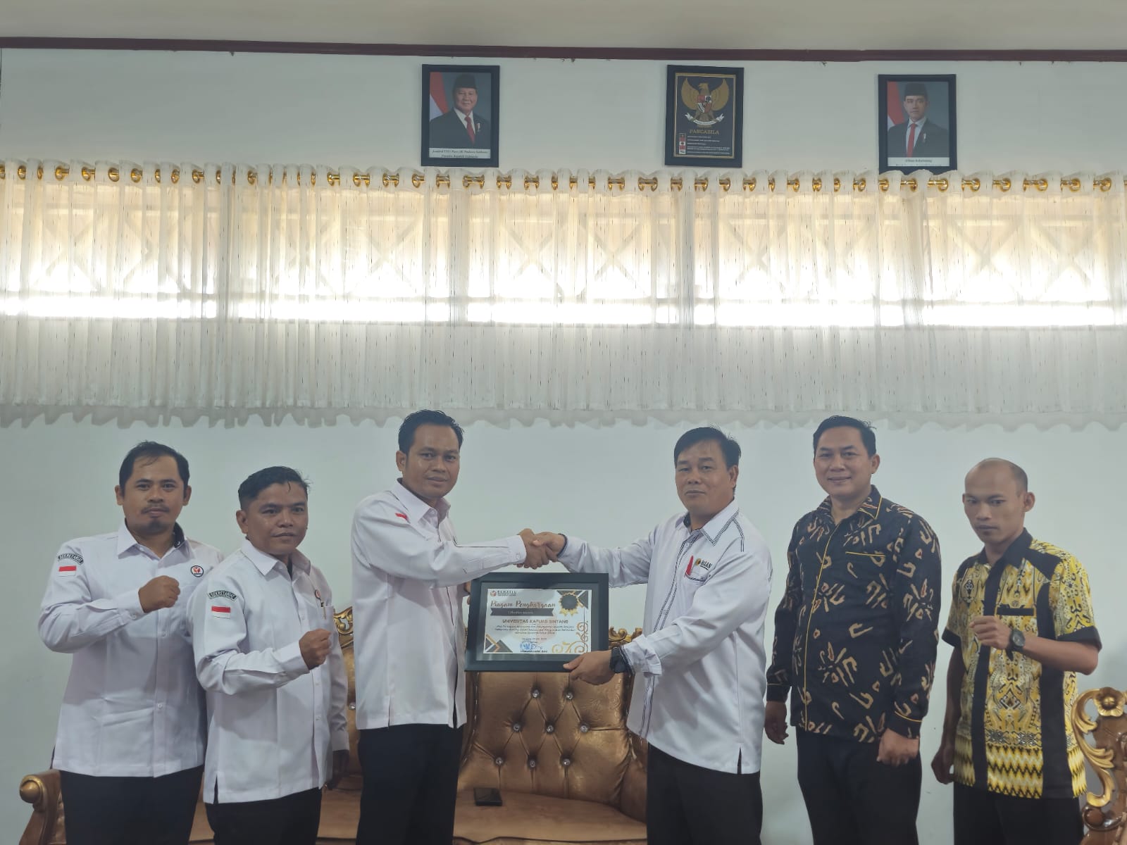 Bawaslu Sintang Berikan Apresiasi kepada Universitas Kapuas atas Dukungan Selama Pemilu dan Pilkada