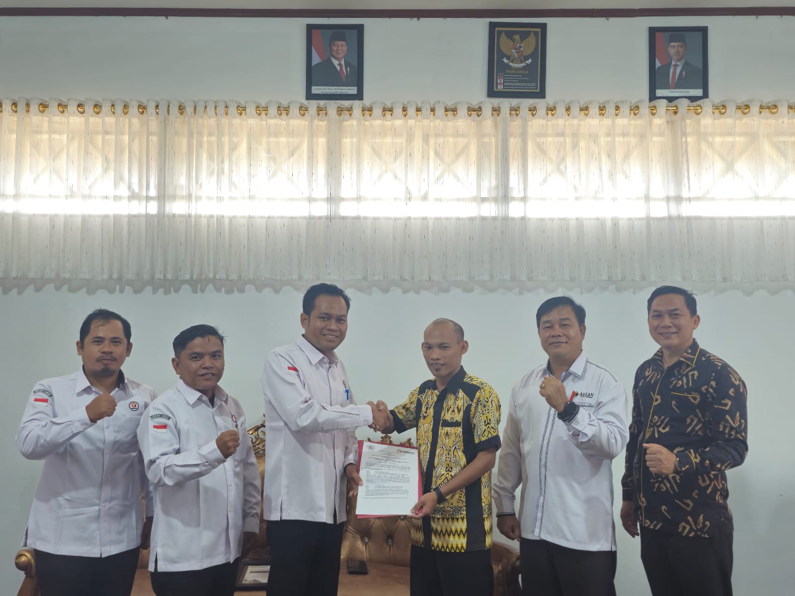 Bawaslu Sintang dan Fakultas Hukum Universitas Kapuas Teken Implementasi Kerja Sama Magang MBKM