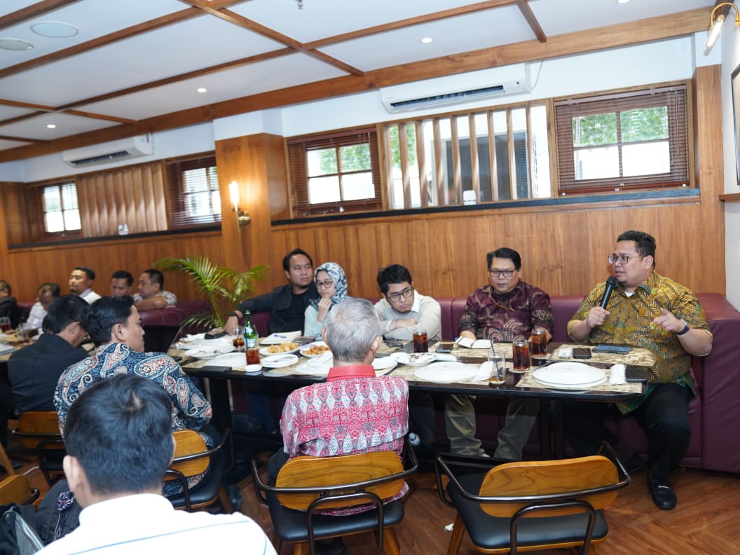 Ketua Bawaslu Rahmat Bagja saat berdiskusi dalam FGD Penyelenggara Pemilu: Suara Penyelenggara untuk perbaikan UU Pemilu di Jakarta, Kamis (24/7/2025)/Foto: Publikasi dan Pemberitaan Bawaslu