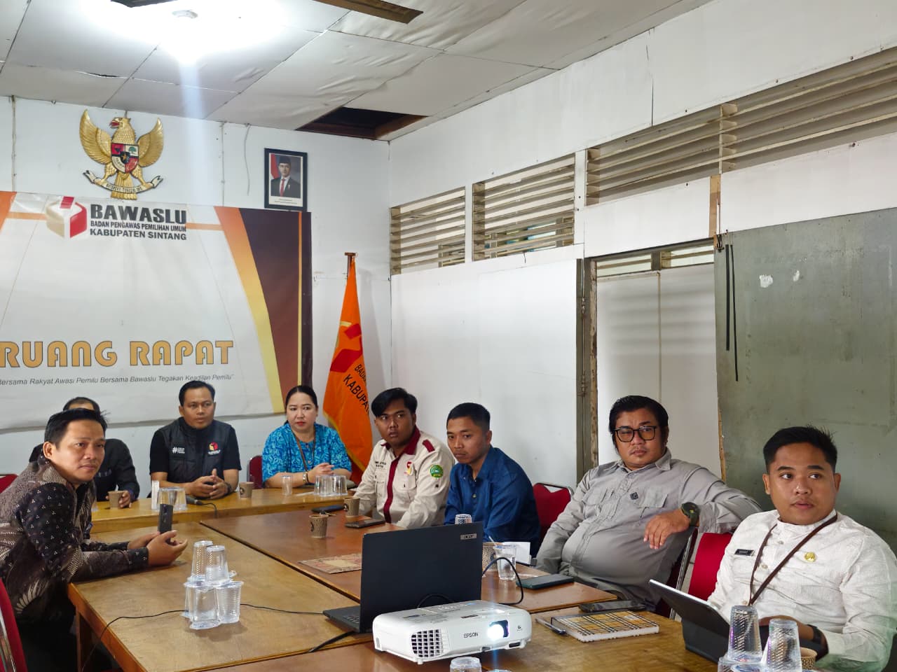 Bawaslu Sintang Hadiri Sosialisasi dan Persiapan Kompetisi Debat Hukum Pemilu ke-V Tahun 2025