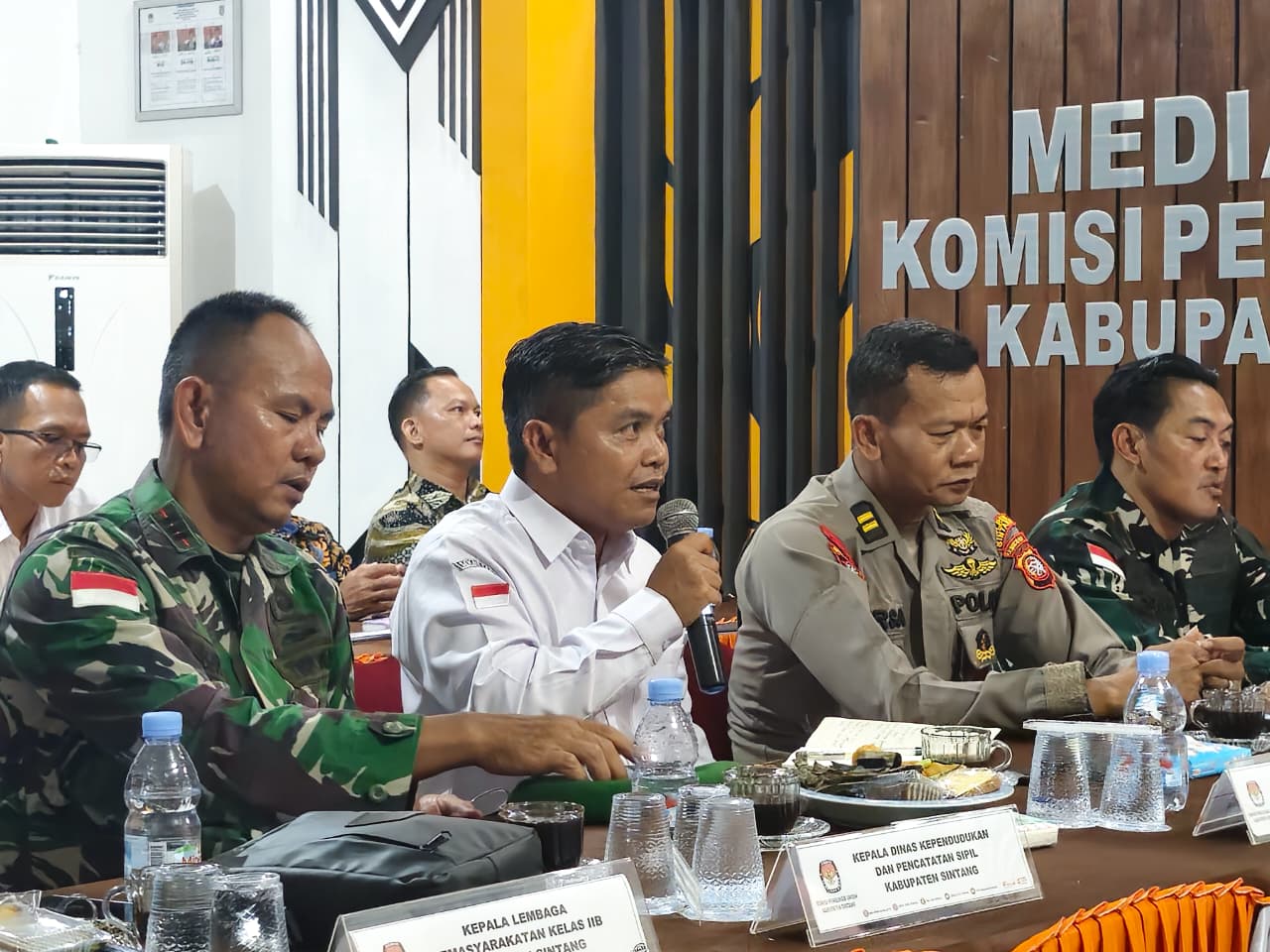 Bawaslu Sintang Hadiri Rapat Pleno Terbuka PDPB Triwulan III Tahun 2025