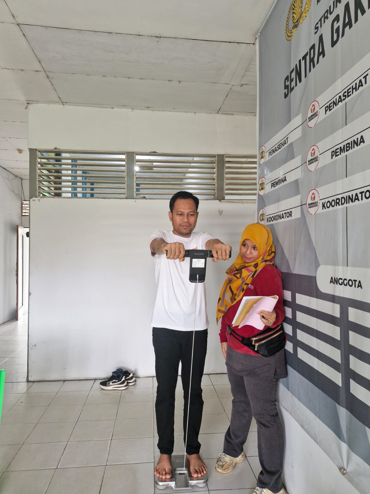 Peduli Kesehatan, Bawaslu Kabupaten Sintang Lakukan Pengecekan Komposisi Tubuh bagi Seluruh Jajaran