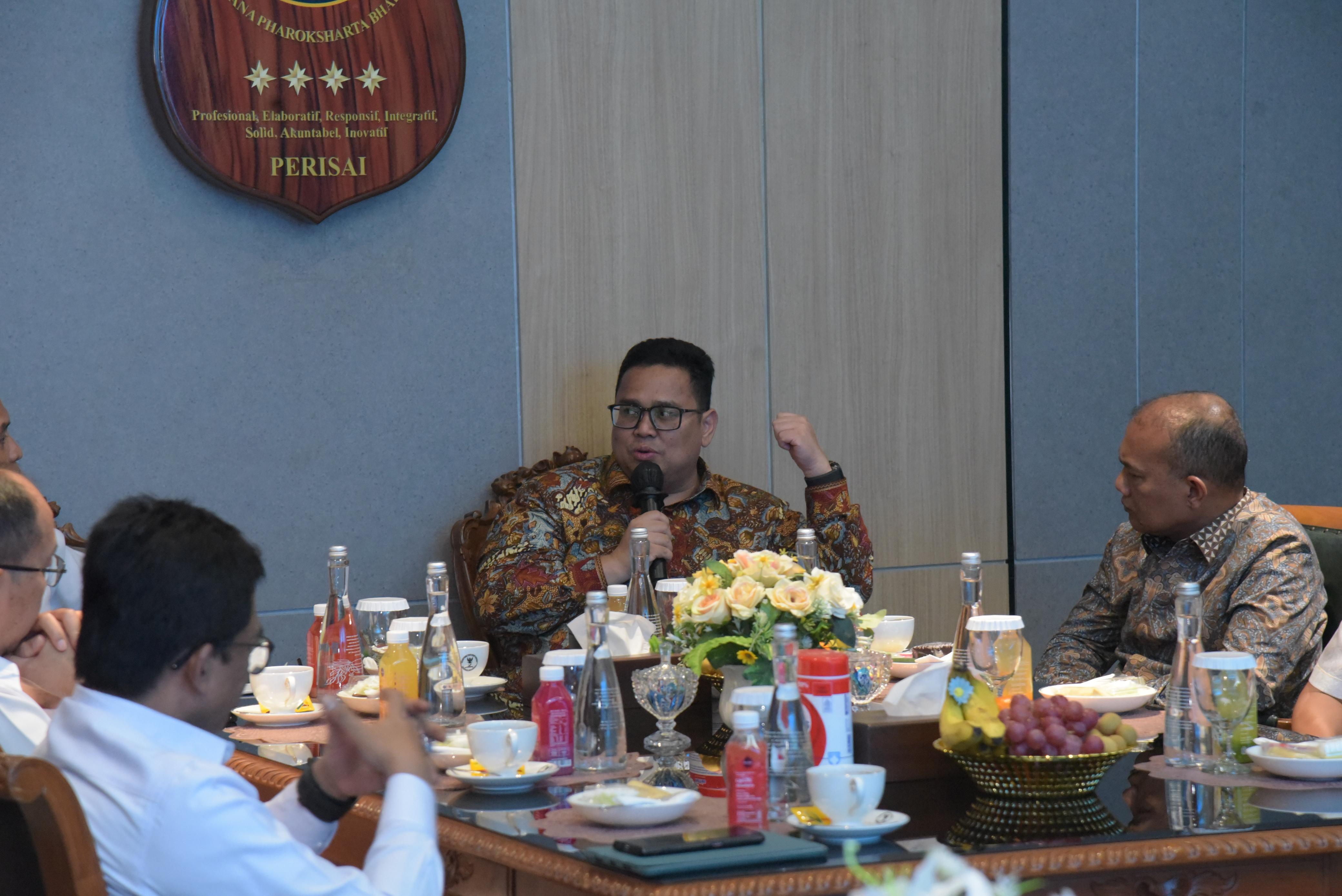 Ketua Ketua Bawaslu Rahmat Bagja dalam audiensi dengan Badan Siber dan Sandi Negara (BSSN), di Gedung Pertemuan BSSN, Jakarta, Senin, (3/11/2025).