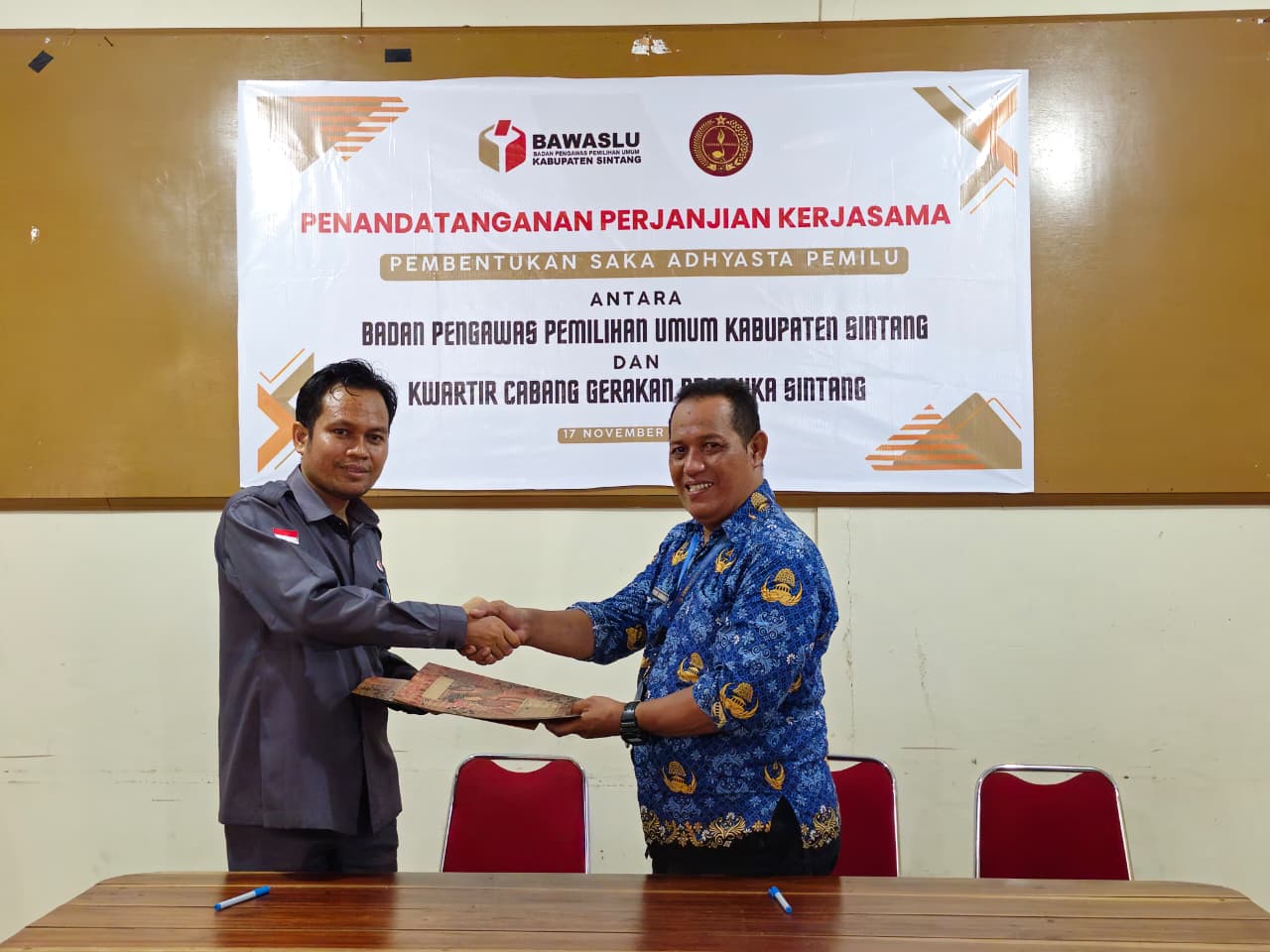 Bawaslu Sintang dan Kwarcab Gerakan Pramuka Resmi Teken Perjanjian Kerja Sama Pembentukan Saka Adhyasta Pemilu