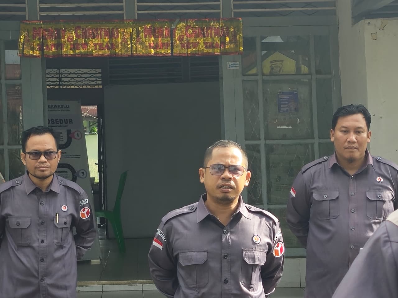 Anggota Bawaslu Sintang Pimpin Apel Rutin, Tekankan Kesehatan dan Disiplin Kerja