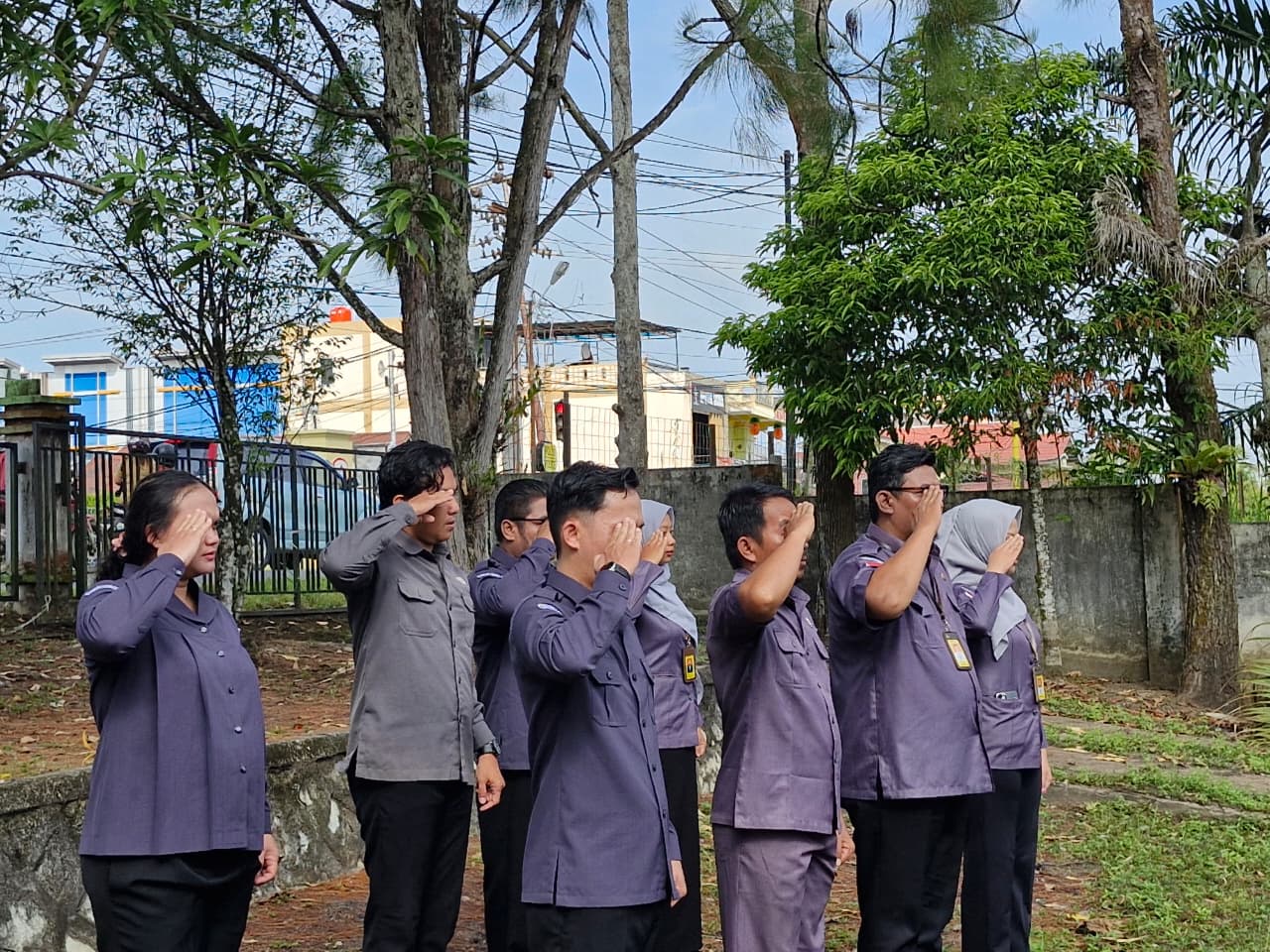 Bawaslu Sintang Gelar Apel Senin Rutin, Perkuat Disiplin dan Evaluasi Kinerj