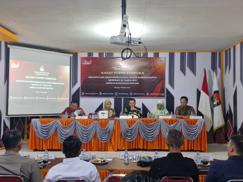 Bawaslu Sintang Hadiri Rapat Pleno Terbuka PDPB Triwulan III Tahun 2025