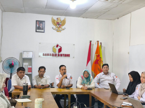 Evaluasi Kinerja dan Susun Langkah Strategis, Bawaslu Sintang Perkuat Koordinasi Internal