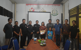 PENYERAHAN SANTUNAN KECELAKAN KERJA