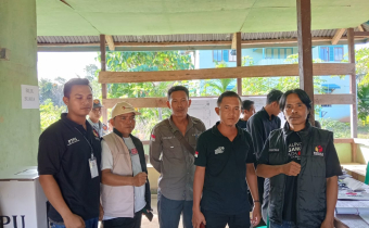 Aloysius Kusnadi Awasi Proses Pemungutan dan Penghitungan Suara di Sejumlah TPS Kecamatan Kayan Hulu