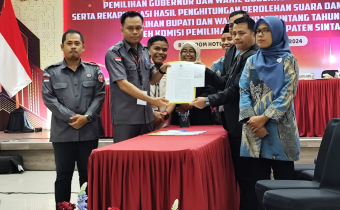 Bawaslu Sintang Awasi Rekapitulasi Suara Tingkat Kabupaten, Pastikan Transparansi dan Akurasi.