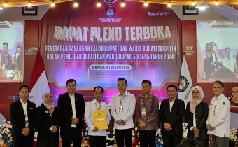 Bawaslu Sintang Awasi Secara Langsung Pleno Penetapan Pasangan Calon Bupati-Wakil Bupati Terpilih