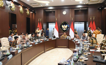 Anggota Bawaslu Puadi menghadiri Rapat Koordinasi yang digelar oleh Kementerian Koordinator Bidang Politik, Hukum, dan Keamanan (Kemenko Polhukam) di Ruang Rapat Bima, Jumat (25/7/2025)/Foto: Publikasi dan Pemberitaan Bawaslu