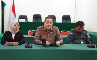Anggota Bawaslu Herywn JH Malonda saat Rapat Persiapan PSU Pasca Putusan Mahkamah Konstitusi (MK) di Papua melalui daring, Senin (4/8/2025)/Foto: Publikasi dan Pemberitaan Bawaslu