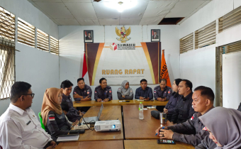 Bawaslu Sintang Gelar Rapat Internal Persiapan Fasilitasi Pembinaan dan Penguatan Kelembagaan