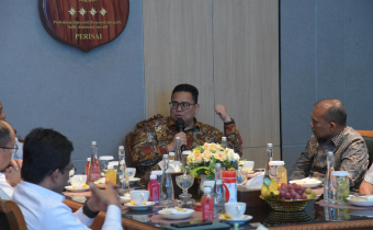 Ketua Ketua Bawaslu Rahmat Bagja dalam audiensi dengan Badan Siber dan Sandi Negara (BSSN), di Gedung Pertemuan BSSN, Jakarta, Senin, (3/11/2025).