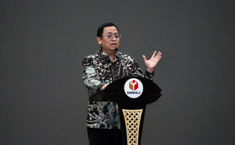 Anggota Bawaslu Puadi dalam membuka kegiatan Rapat Kerja Teknis Data dan Informasi di Jakarta, Jumat (12/12/2025) malam