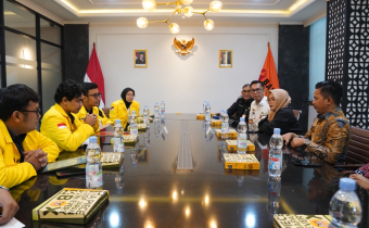 Anggota Bawaslu Lolly Suhenty menerima audiensi dengan Ikatan Mahasiswa Magister Hukum (IMMH) Universitas Indonesia (UI) di Gedung Bawaslu, Rabu (14/1/2026).