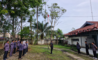 Sekretariat Bawaslu Kabupaten Sintang Gelar Apel Rutin Senin, Tekankan Semangat Kerja