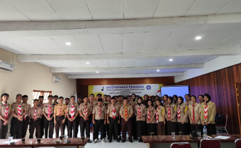 Perwakilan Bawaslu Sintang bersama peserta Musppanitra Kwarcab Sintang Tahun 2026 berfoto bersama usai kegiatan.