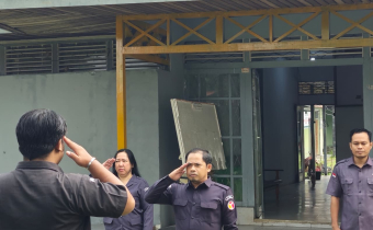 Apel Senin Bawaslu Sintang: Meneguhkan Disiplin dan Komitmen Pengabdian di Awal Pekan